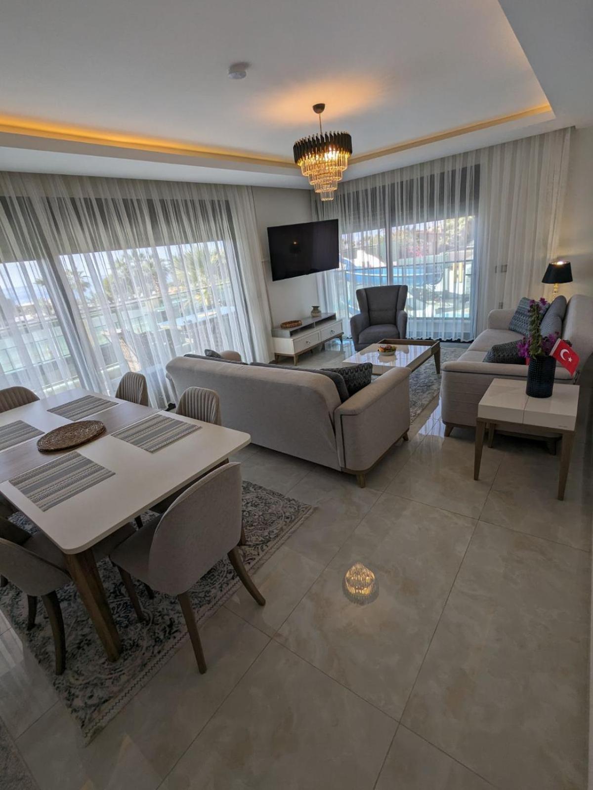 Apartment Luxurious With Sea View And Spa Center *