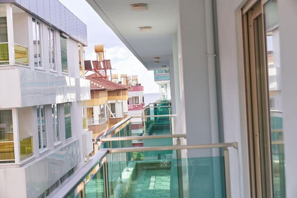 Cleopatra Ultra-luxury 3-bedroom Penthouse *