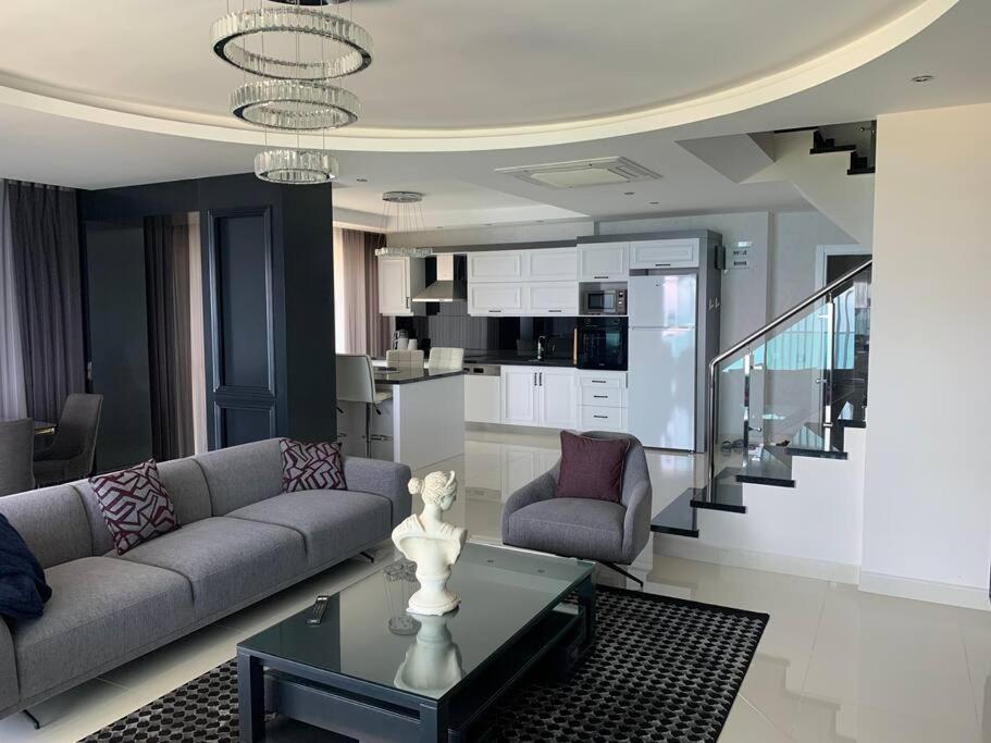 Apartment Luxury Penthouse With Amazing Sea View First Row