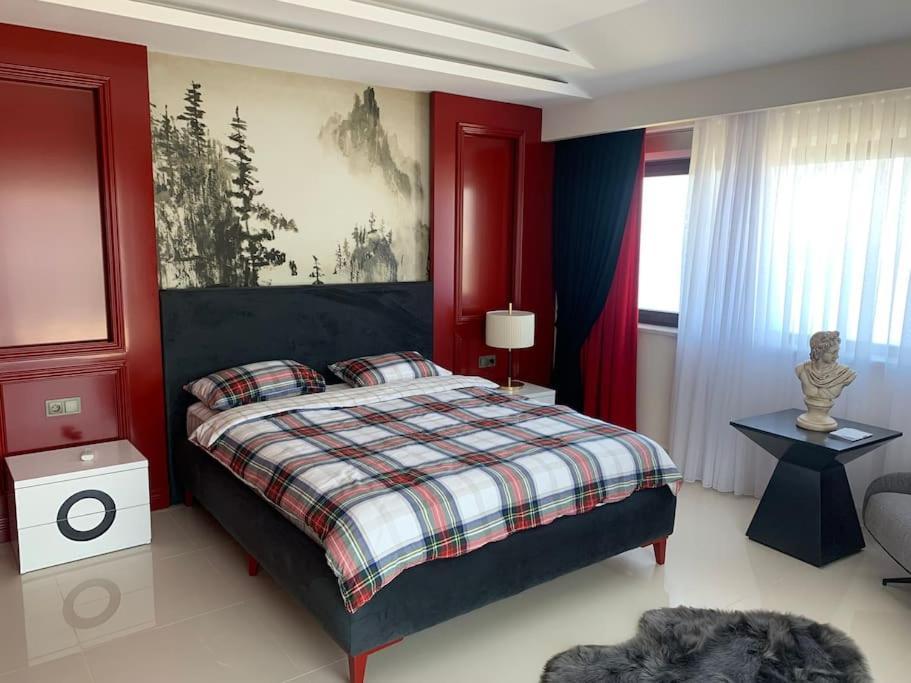 Luxury Penthouse With Amazing Sea View First Row Apartment