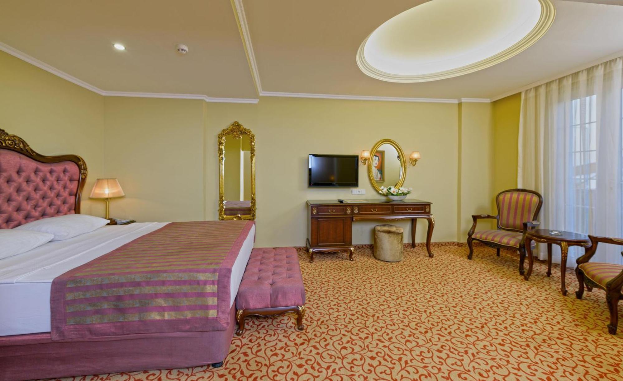 Otel Antique Palace Museum (adults Only) 5*
