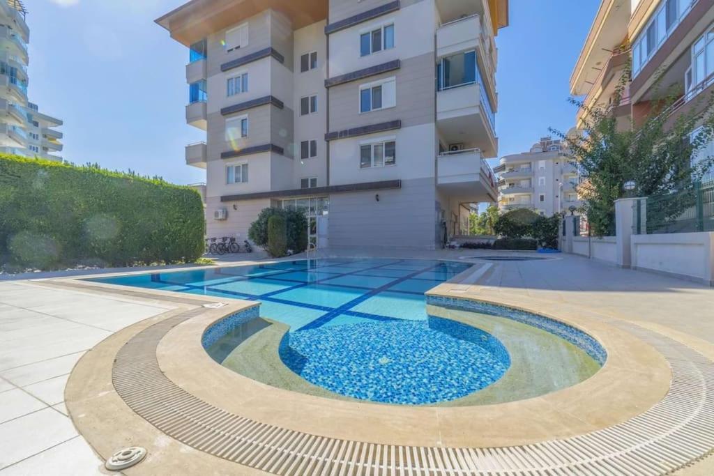 Hygge Flat With Heated Floors & Sunny Balcony! Apartment *
