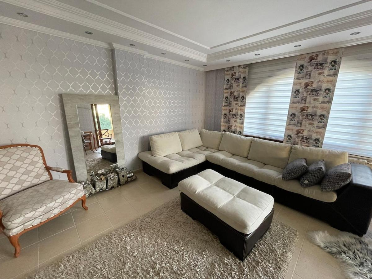 Villa Luxury, 6 Bedroom, 3 Bathroom *