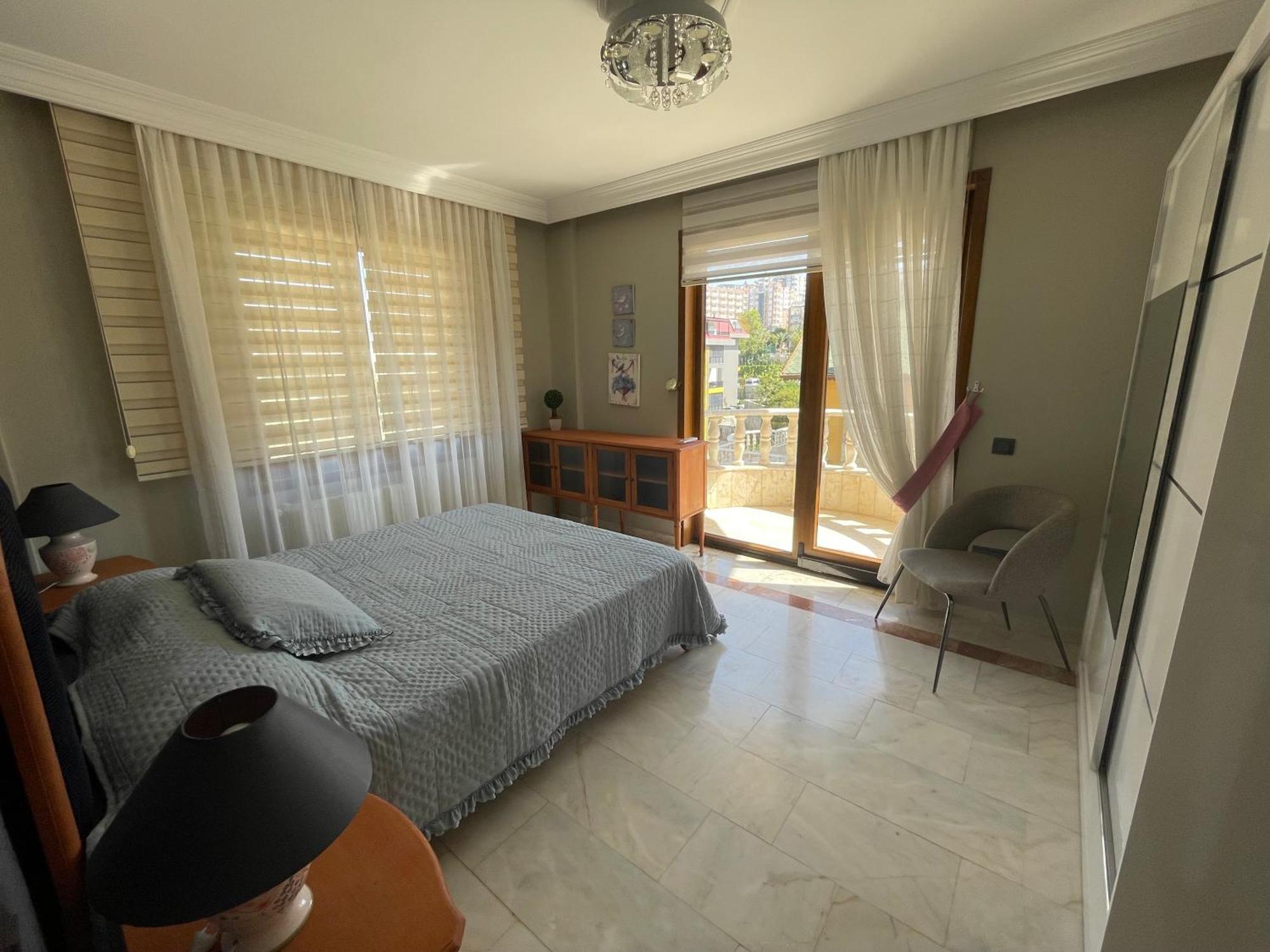 Villa Luxury, 6 Bedroom, 3 Bathroom *