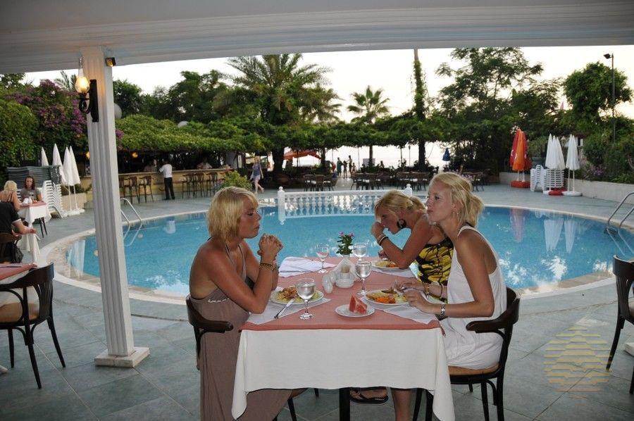 Azak Hotel