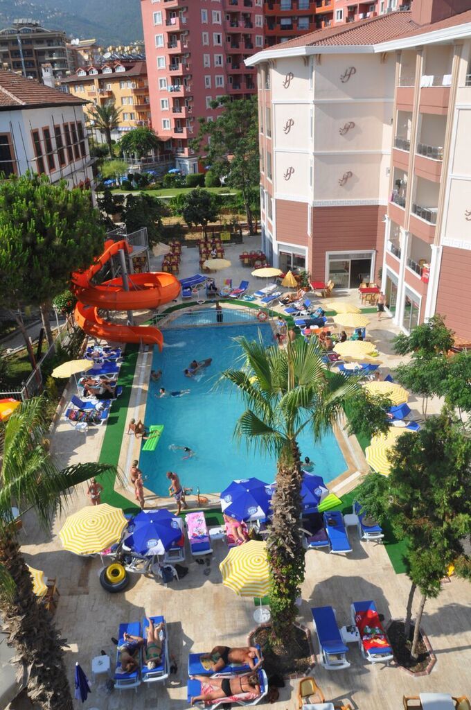 Primera & App Aparthotel 3*