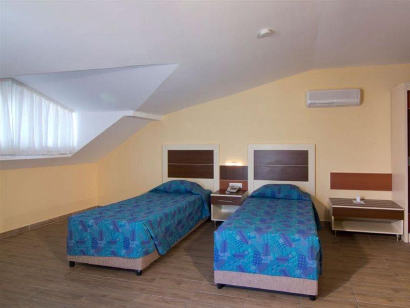 Resort Kaila Krizantem 4*
