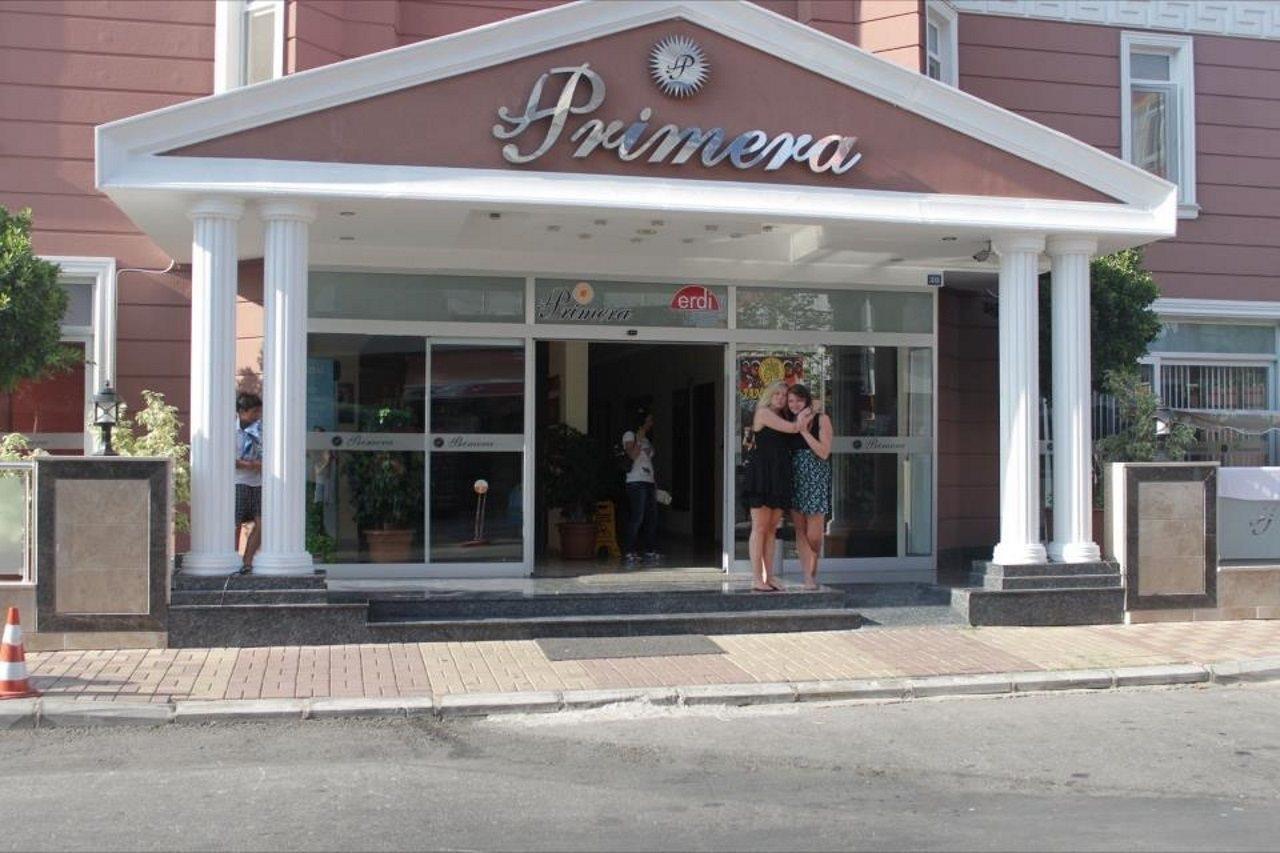 Aparthotel Primera & App