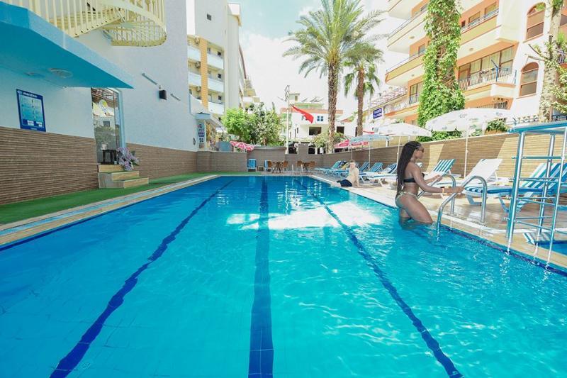 Kleopatra Blue Hawaii Hotel Alanya