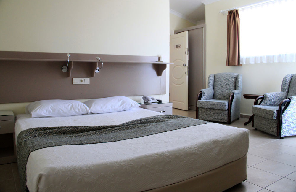 Gallion Hotel
