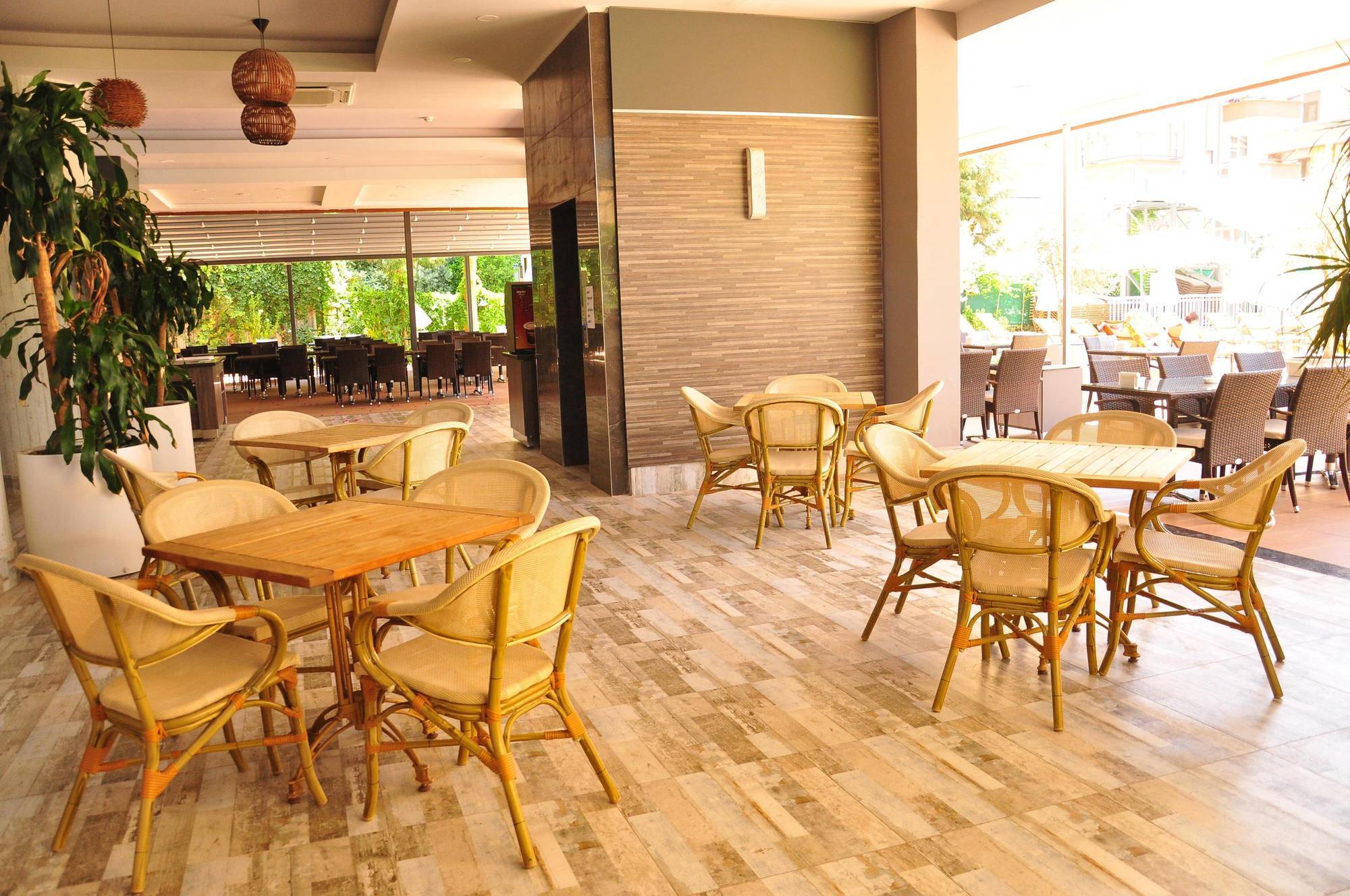 Apart Otel Vega 4*