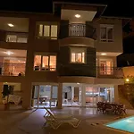 Platanus Villa