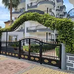 Lovely 2-Bedroom Condo With Pool, Oba District
