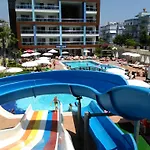 Crystal Towers Apart Hotel