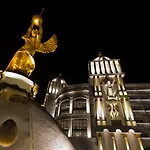 Oz Hotels Sui
