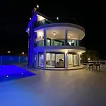 Luxus Villa Pool Whirlpool On The Roof