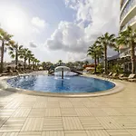 Colorful Flat With Shared Pool And Spa In Alanya