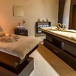 A11 Hotel Obakoey