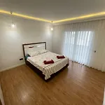 Sa Apartments! 150M To The Beach
