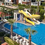 Penthouse 4 Bedrooms, 1 Living Room, To The Sea 7 Minutes Walk