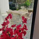 Dream Luxury Villa In Royal Park