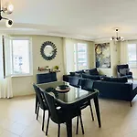 Chez Agus 2Br Apartment Near The Beach