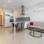 Duplex In The Heart Of Cleopatra, 200M To The Beach