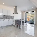 Duplex In The Heart Of Cleopatra, 200M To The Beach