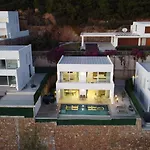 Charming Villa With A Pool