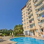 Cleo Park Apartment