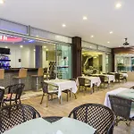 Parador Suite Hotel