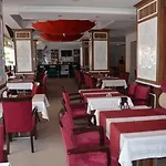 Mitos Hotel
