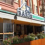 Elegant Baronessa