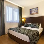Parador Suite Hotel