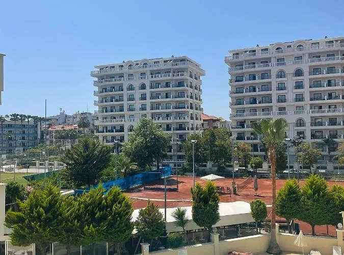 Sa Apartments! 150M To The Beach