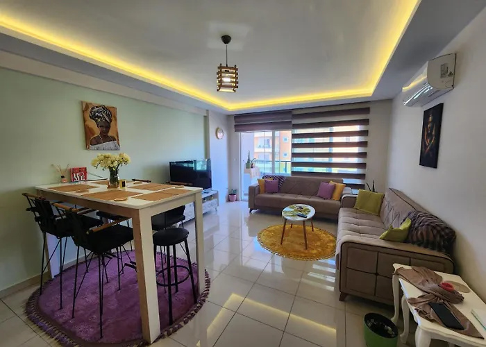 Cozy Sea View Next To The Beach, In The Mid Of The Market, Saturday Bazar, Restaurants & Bars Etc, Alanya Mahmutlar!