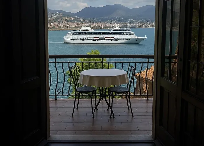 Escape To History In A Stunning Stone House With Garden And Sea View In The Heart Of Alanya