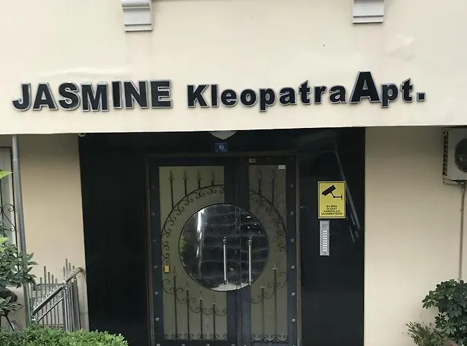 Jasmine Kleopatra Apt