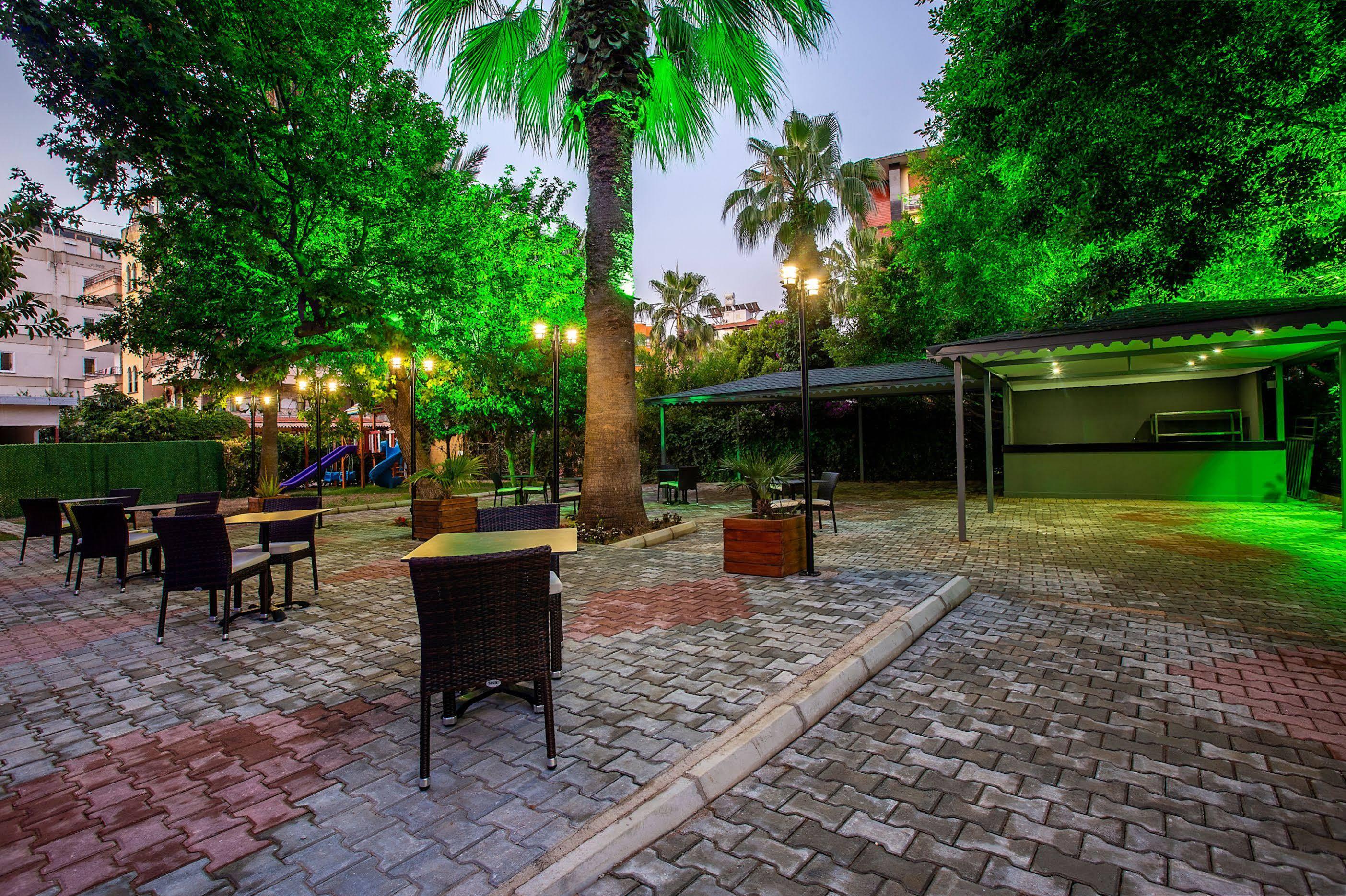 Royalisa Hotel 3*