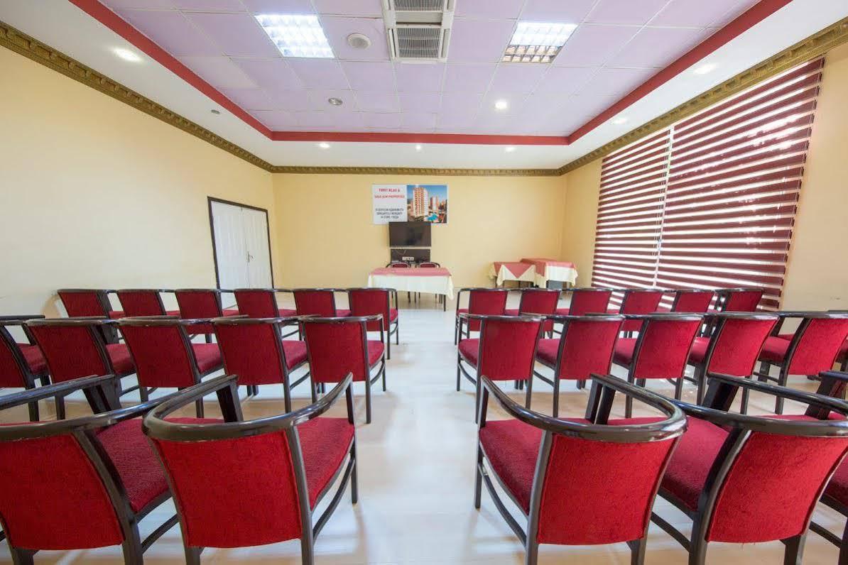 Resort First Class