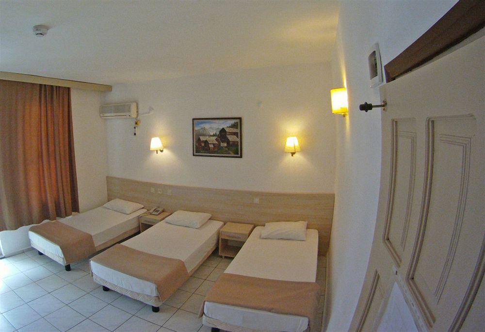 Hotel Kleopatra Carina 2*