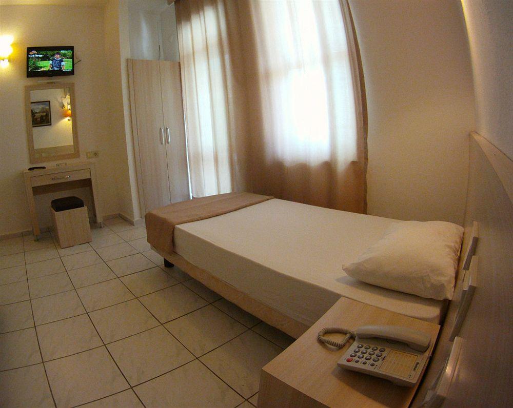 Hotel Kleopatra Carina 2*