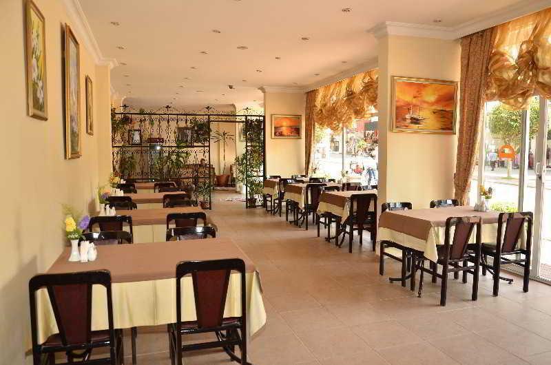 Azak Aparthotel