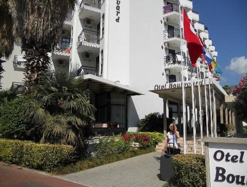 Boulevard Hotel