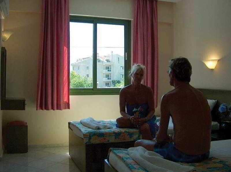 Aparthotel The S & 2*