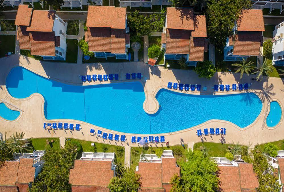 Ganita Club & Hotel