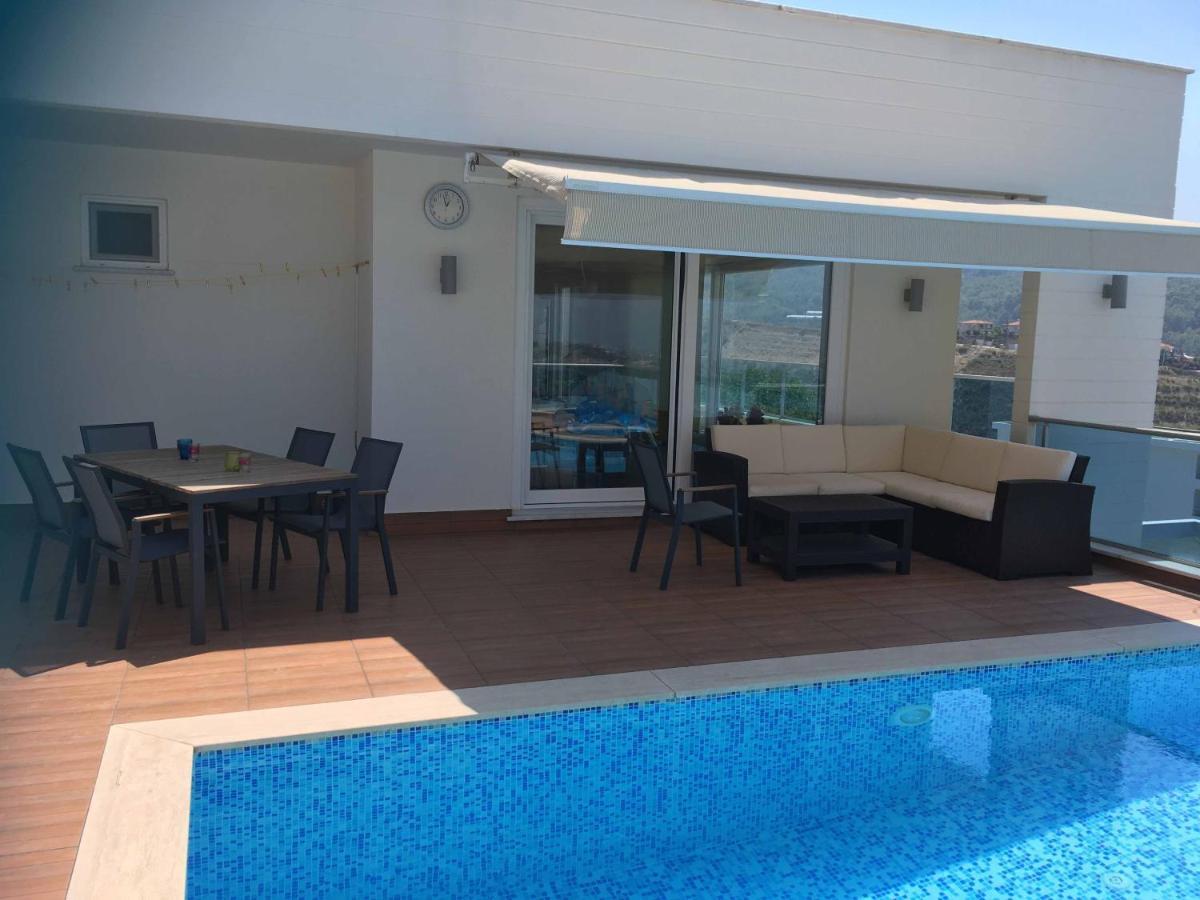 Villa Carlijn Met Prive-zwembad, Veel Privacy En Panoramisch Uitzicht Op Zee, Op Luxe Alanya