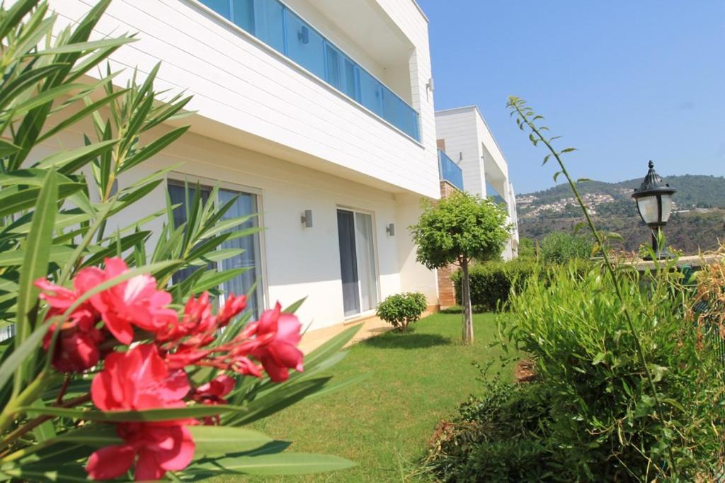 Carlijn Met Prive-zwembad, Veel Privacy En Panoramisch Uitzicht Op Zee, Op Luxe Alanya