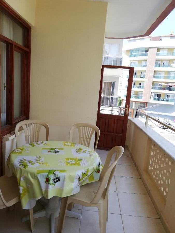 Caner Sitesi Apt No:211b Blok/b Kat:2 No:5 *