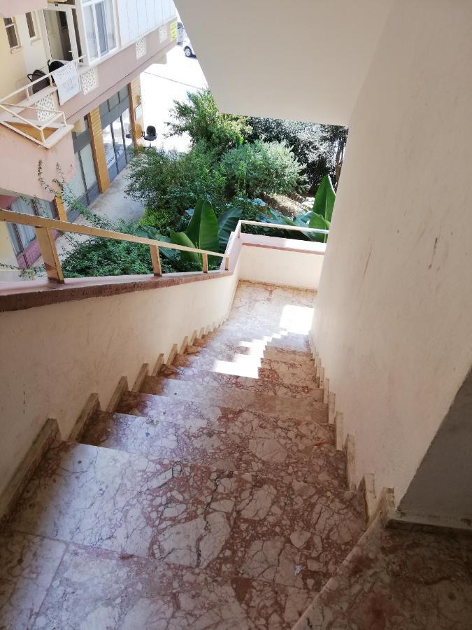 Caner Sitesi Apt No:211b Blok/b Kat:2 No:5 Apartment